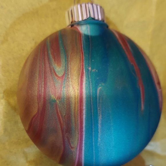 Handcrafted Painted Shatterproof Christmas Bulbs Set of 4 - Picture 3 of 6